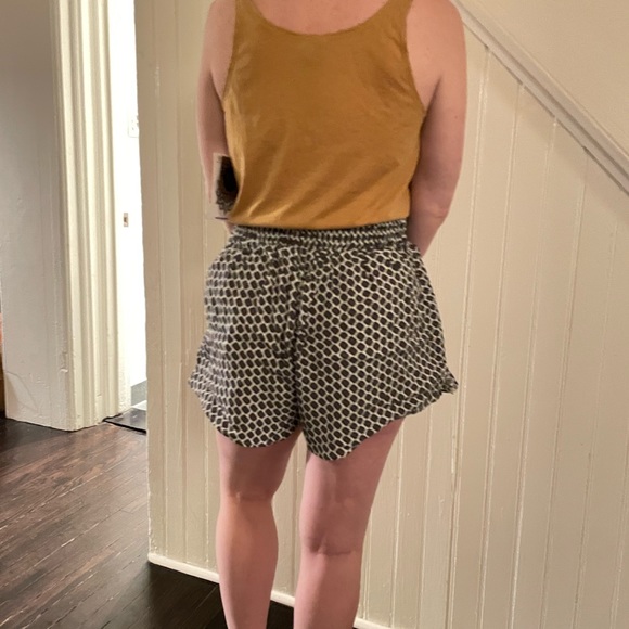 Mink pink pattern beach short - Picture 3 of 4